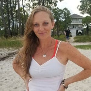 Meet your Posher, Joy